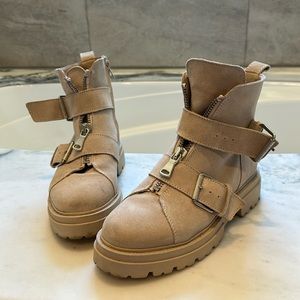 Dolce Vita boots size 8